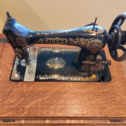 Antique 1908 Singer Treadle Sewing Machine