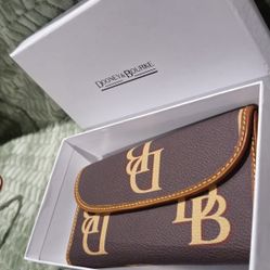 Dooney And Bourke Womans Wallet