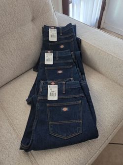 3 pantalones Nuevos  Dikies  # 34  X. 32