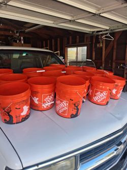 Home Depot Halloween 5-Gallon Buckets Lot