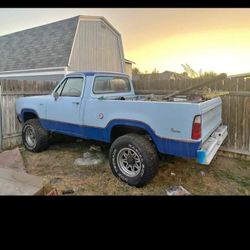 76 Short Box Dodge 