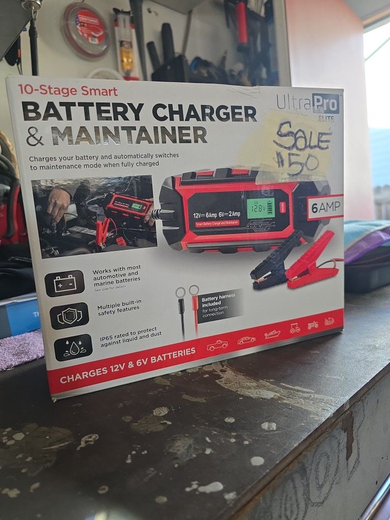 ultra pro 10 stage smart battery charger / maintainer. ***perfect time for winter***