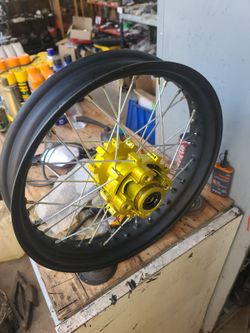 Italika dm 300 rines 17"