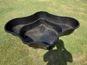 Plastic pond