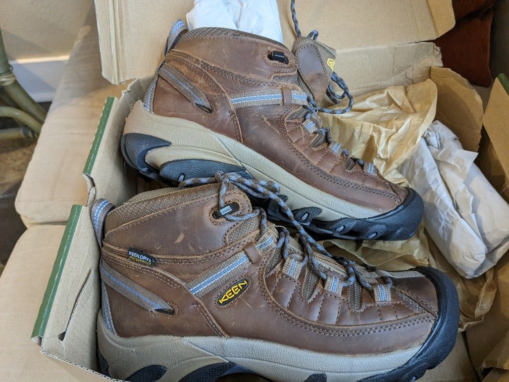 Keen Women's Targhee II Boots Size 8