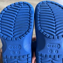 Kids Blue Crocs Size 7 T
