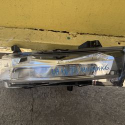 2018-2023 FORD MUSTANG LH FOGLIGHT OEM