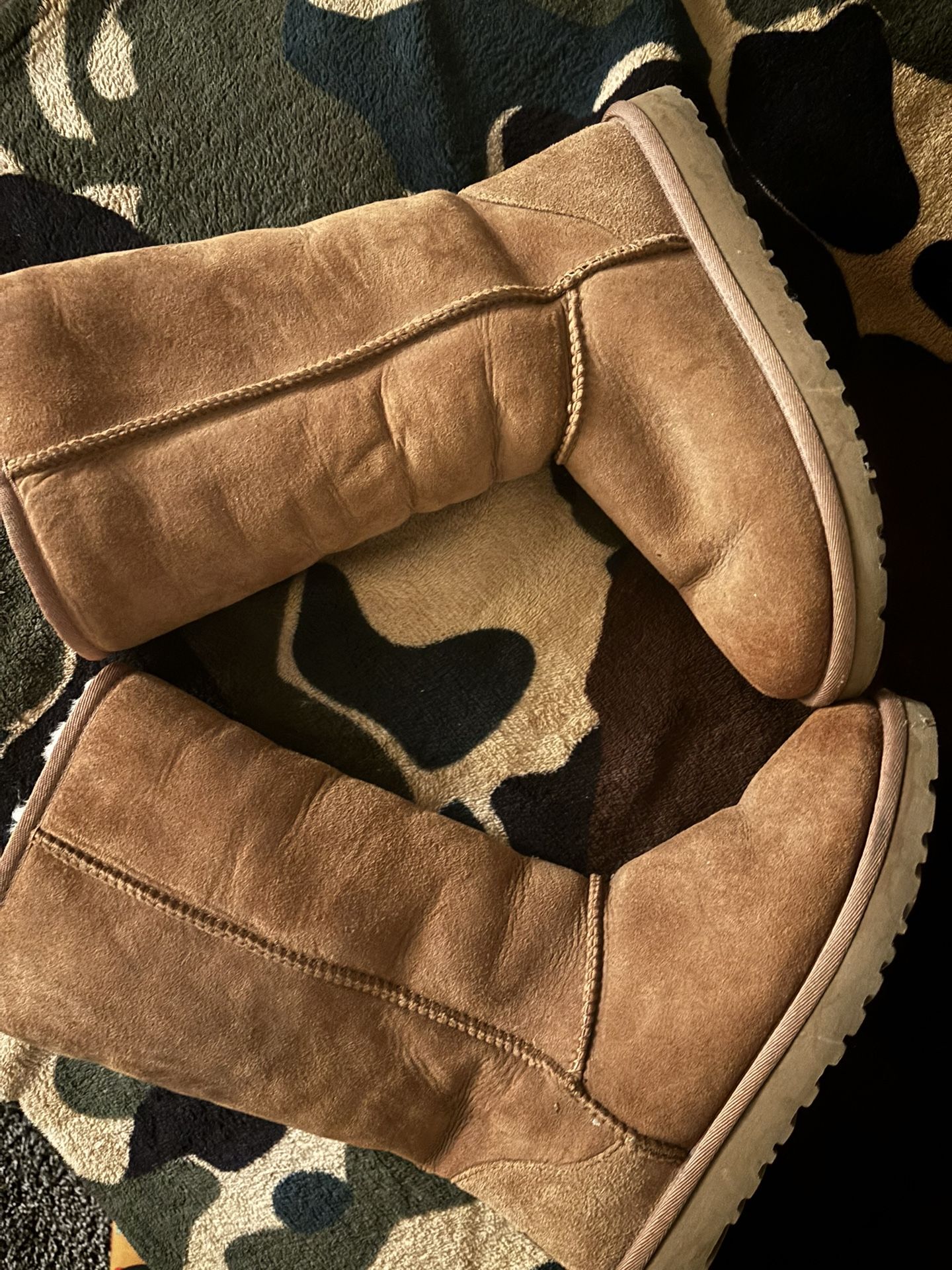 Uggs boots 