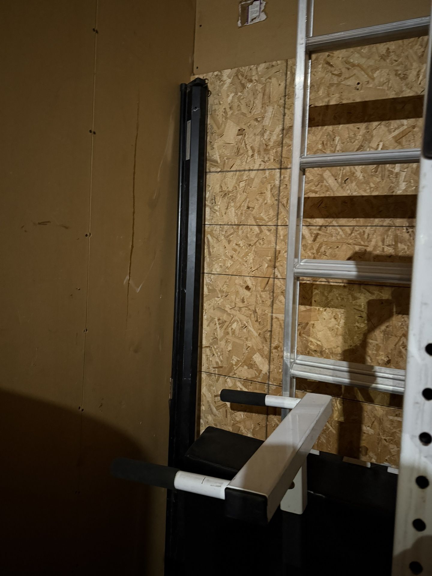 100 Inch Long Screen For Projectors