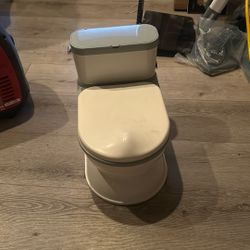 Potty Tain Toilet 