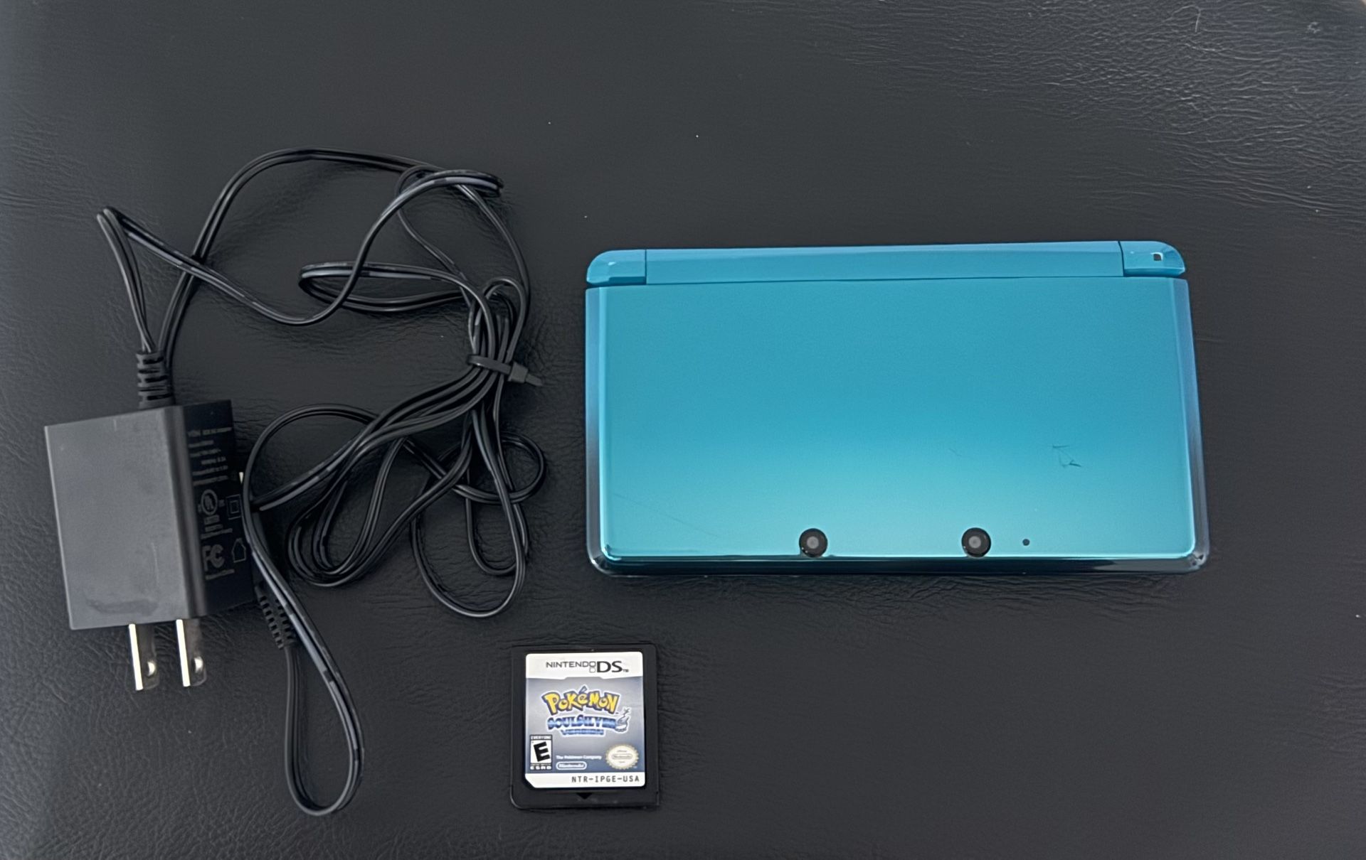 Nintendo 3DS (blue chrome) with charger and Pokémon Soul Silver