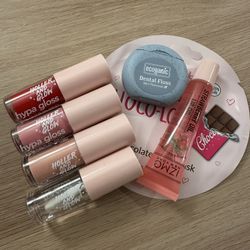 Brand New Lip Gloss Face Mask Makeup Lipstick