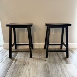 Set of 2 Black Bar Stools – Simple & Sturdy