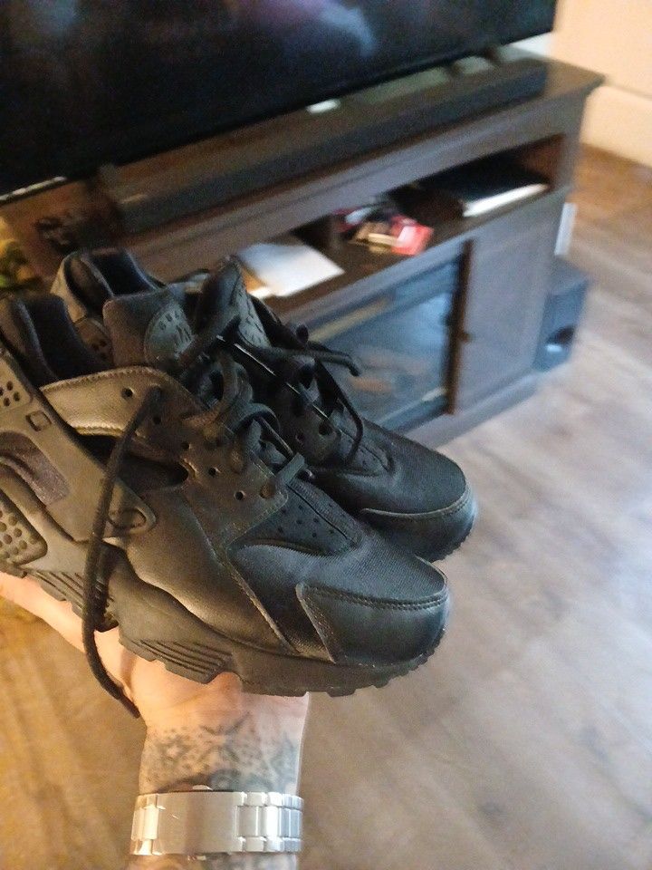Size 7- Nike Air Huarache Run Triple Black W TB2