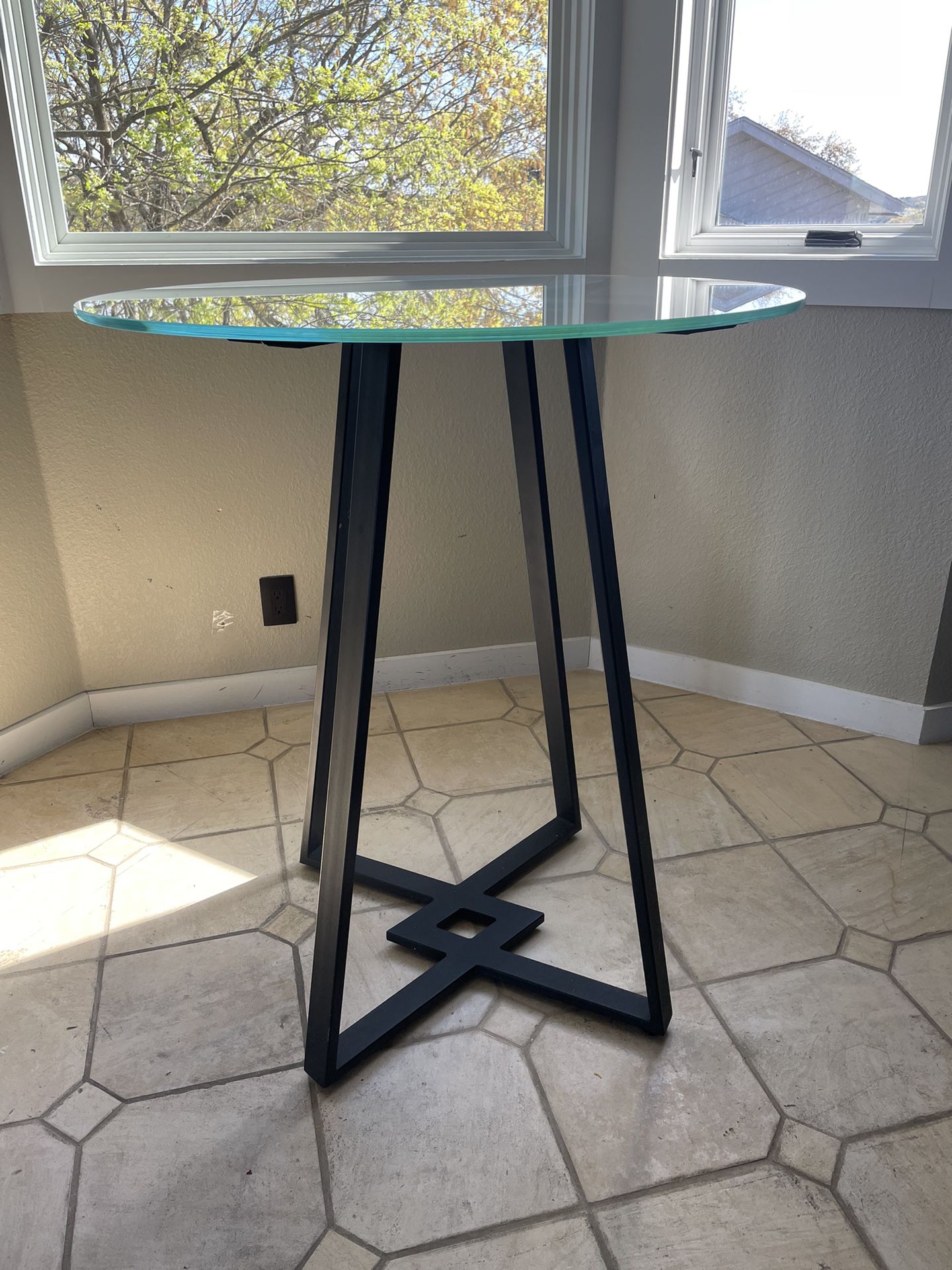 Glass Top Dining Table With 4 Counter Stool/chairs