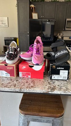 Nikes/vans/ adidas