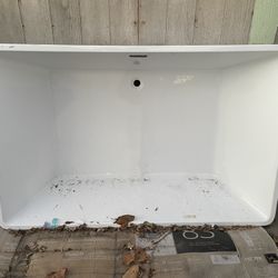 Indoor Bathroom Tub Jacuzzi Slightly Used 