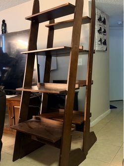 Leaning Shelves