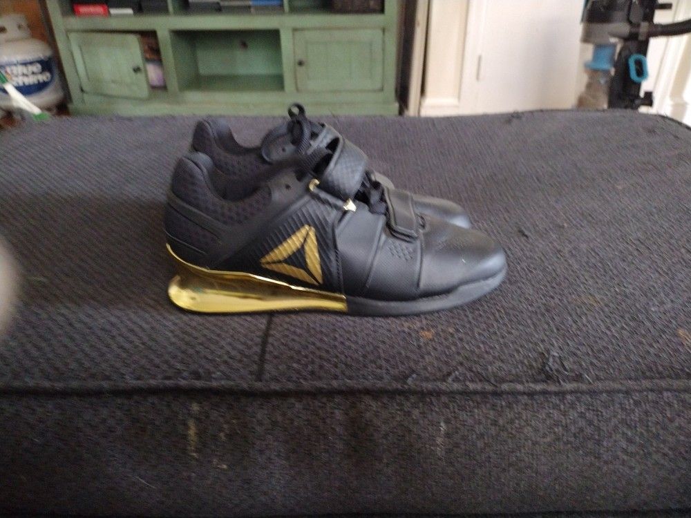 Women's Size 8 And 1/2 Reebok Legacy Lifters