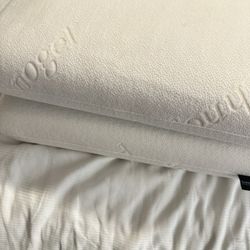 Technogel Deluxe Thick Pillow