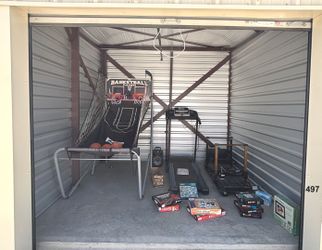 Auction Unit 497 6/5 - 3D printer, Treadmill, Basketball hoops