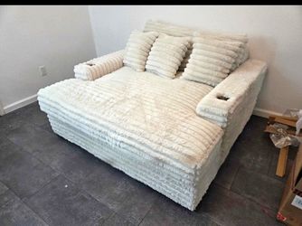 Furry corduroy chaise lounge w/ 2 cup holders and usb / new in box read the description
