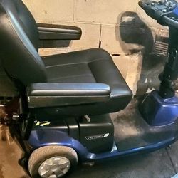 Pride Mobility Victory 10 Heavy Duty Scooter With Rechargeable Battery (Will Consider Best Offer)
