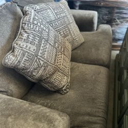 Love Seat With Throw pillows 