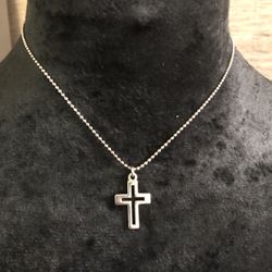 MODERN SOLID STERLING SILVER NECKLACE - 18" - CROSS PENDANT