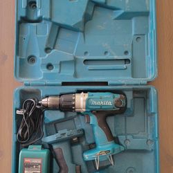 2x Makita Cordless Drills 6936FD Impact Driver + Larger Drill