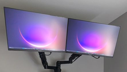 2 Packard Bell Monitors+Arms