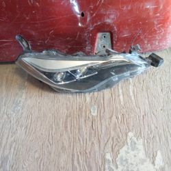 2017 - 2019 Toyota Corolla Se Sport Right Headlight