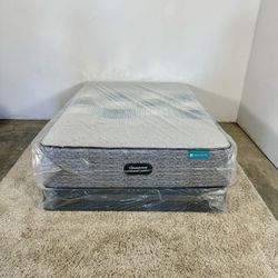 Queen Beautyrest Harmony Lux Hybrid Mattress (Delivery Is Available)