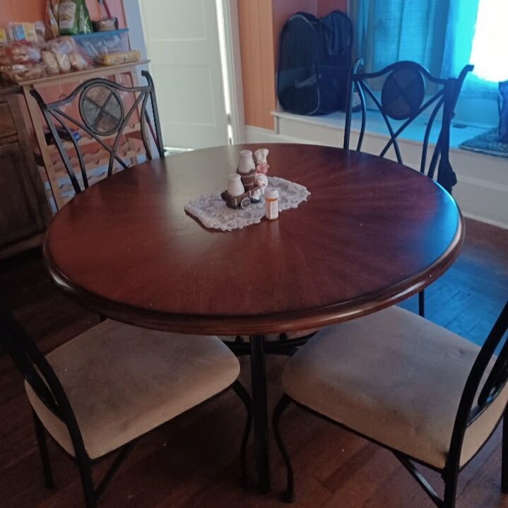 Dining Room Table 