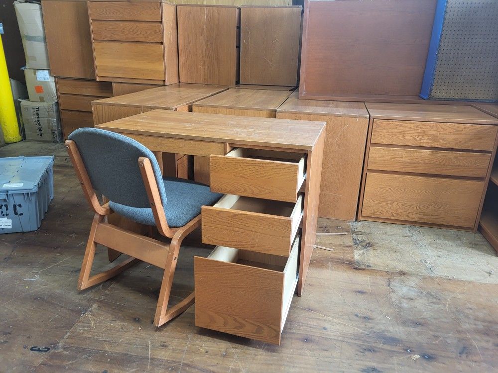 COMPLETE DESKT AND CHAIR SETTING (HOME 84)