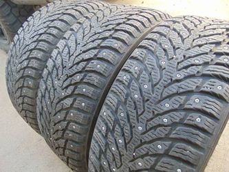 3 Used 225 50 18 Nokian Hakkapeliitta9 *STUDDED* Tires 99T XL Date 2017
