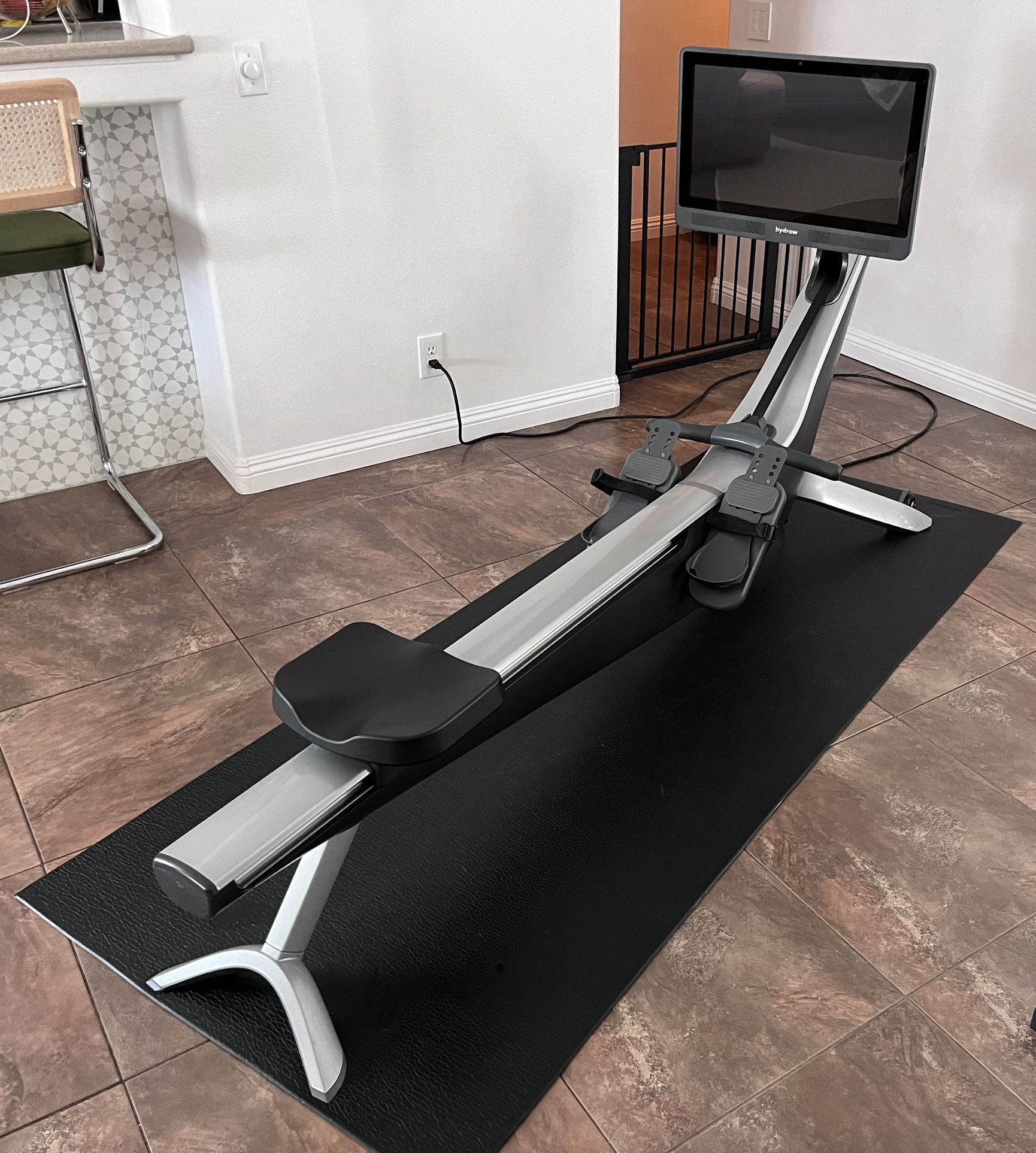 Hydrow Rower – Great Condition! 🚣♀️