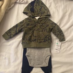 CARTERS NEWBORN 3PIECE SET