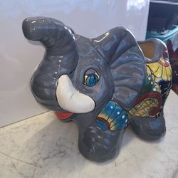Elephant pot