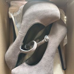 Anne Michelle Gray Heels