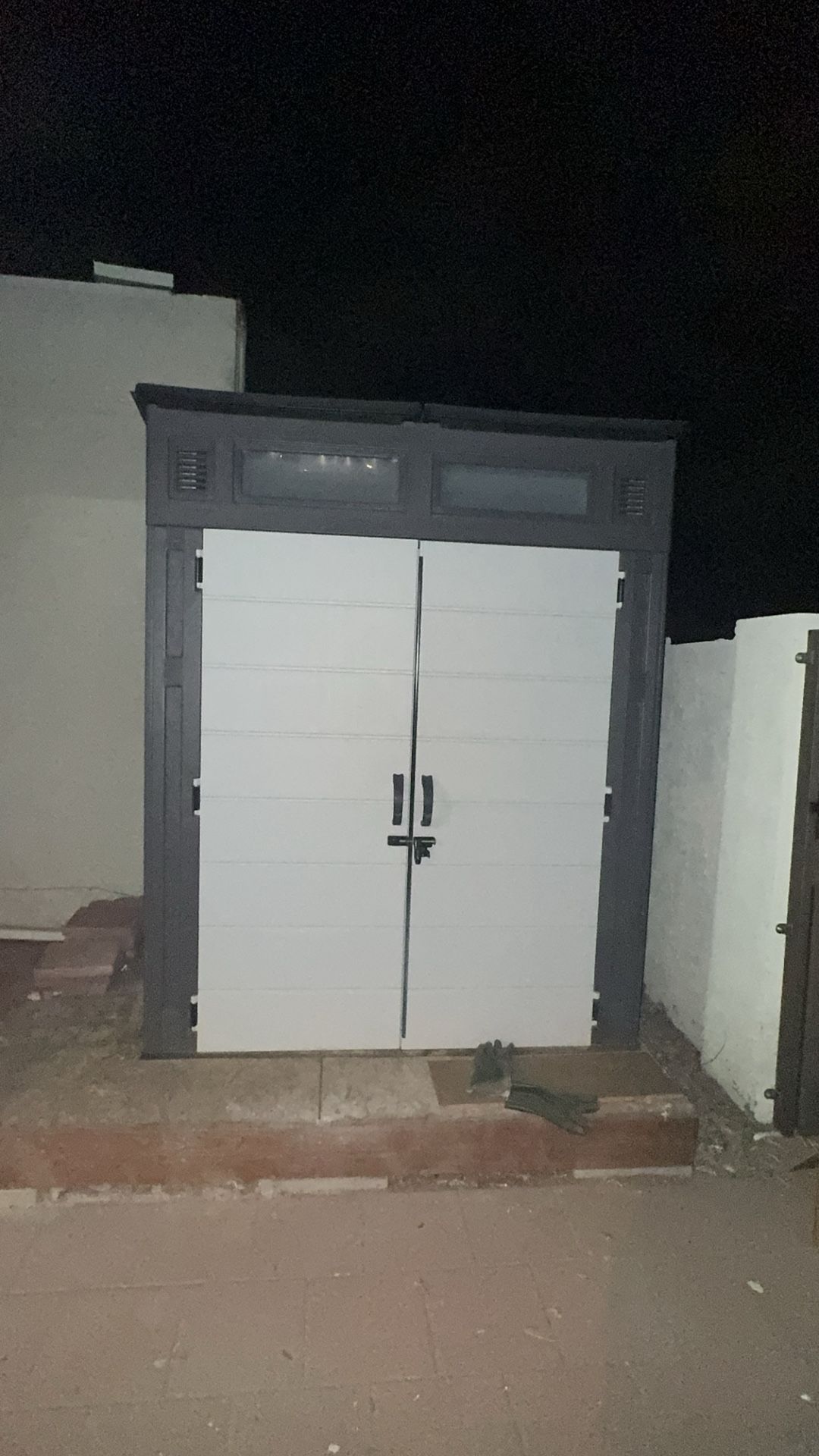 Suncast 7-ft x 7-ft Modernist Storage Shed (Floor Included)