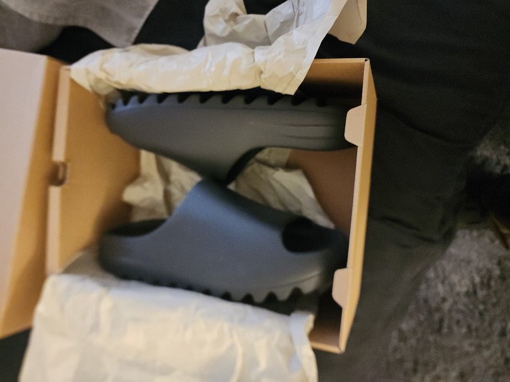 MENS ADIDAS YZY SLIDES I