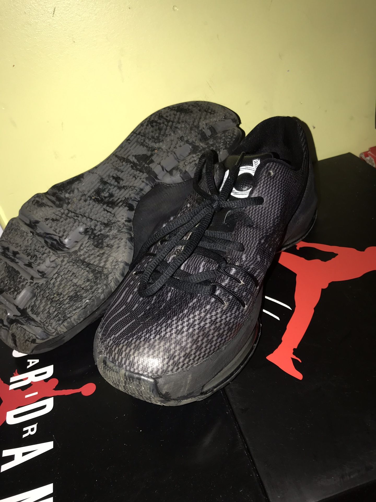 Kd8 black size 7