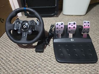 Logitech G923 Racing Wheel and Pedals for Playstation and PC