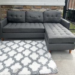 Gray Couch Sala Like New Free Delivery 