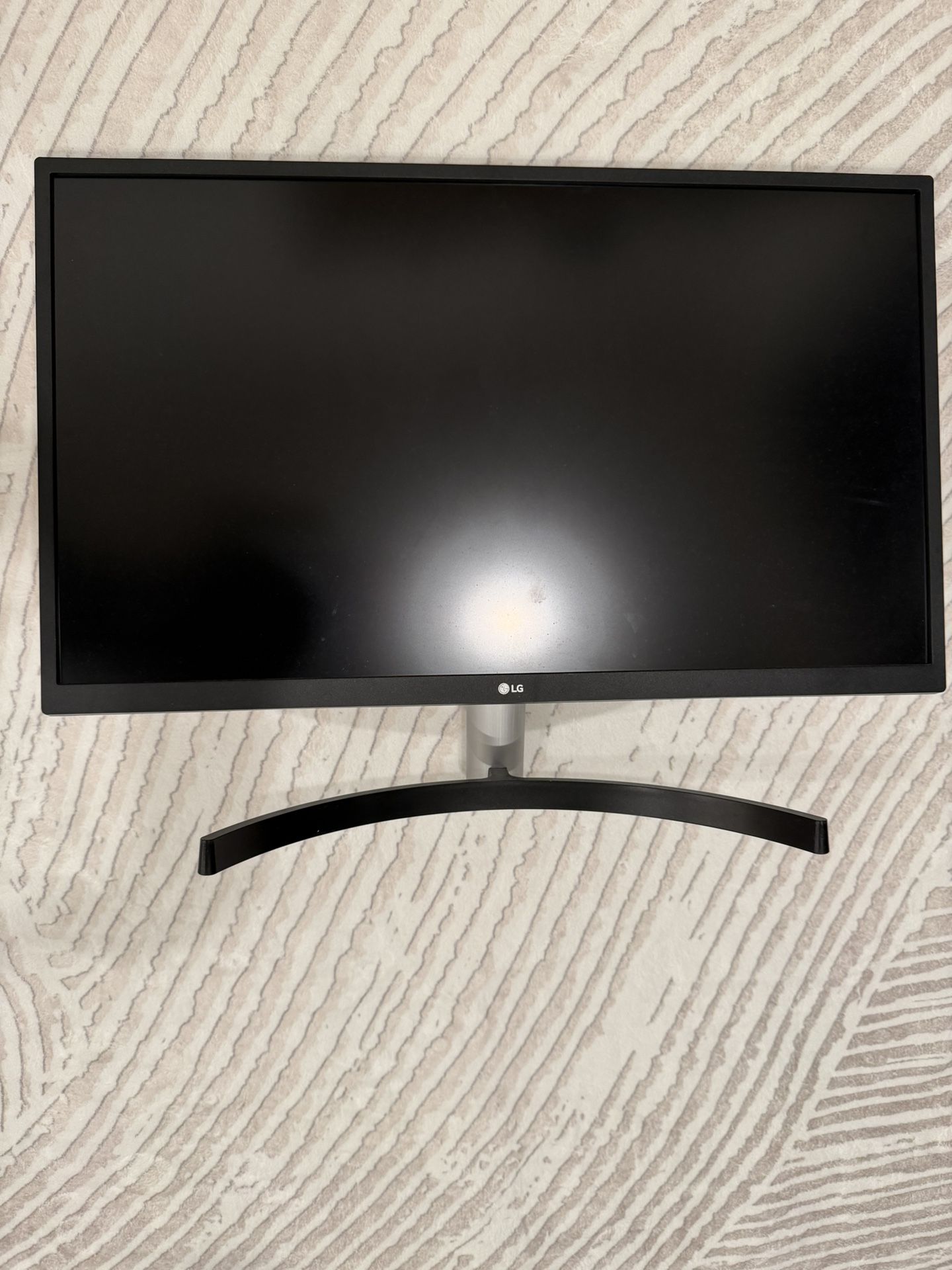 LG 27UL500-W 27” 4K Monitor — Great Condition