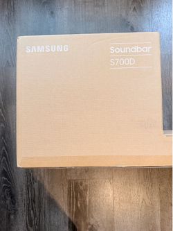 SAMSUNG Ultra-slim 3.1ch Wireless Dolby Atmos Soundbar w/ Q- Symphony HW-S700D/ZA