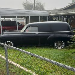 I 1950 Chevy sedan delivery