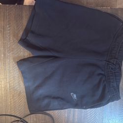 Nike Tech Shorts 30$ OBO 