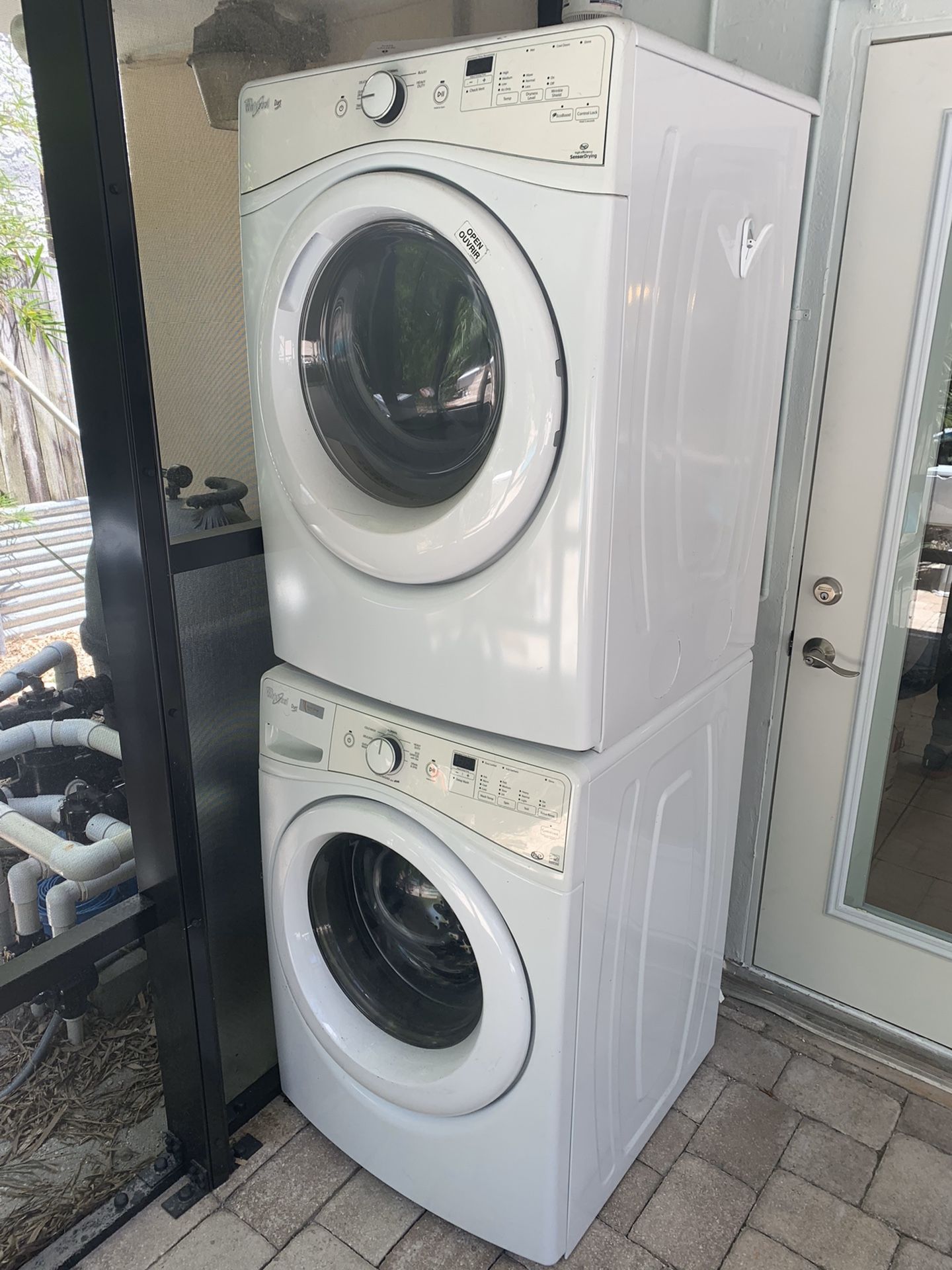 SELLING NOW - Whirlpool Washer / Dryer Set